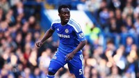 Michael Essien direkrut Chelsea dari Olympique Lyon pada periode pertama Mourinho seharga 38 juta euro. Foto: Getty Images/Clive Mason