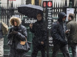 Badai Salju Landa AS Bagian Timur, 4 Ribu Penerbangan Batal