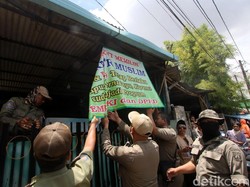Satpol PP Apresiasi Pengurus Masjid yang Turunkan Spanduk Provokatif