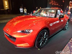 Mazda Pikirkan Bawa Roadster dengan Atap Keras