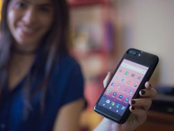 Unik, Ponsel Android Jadi Casing iPhone