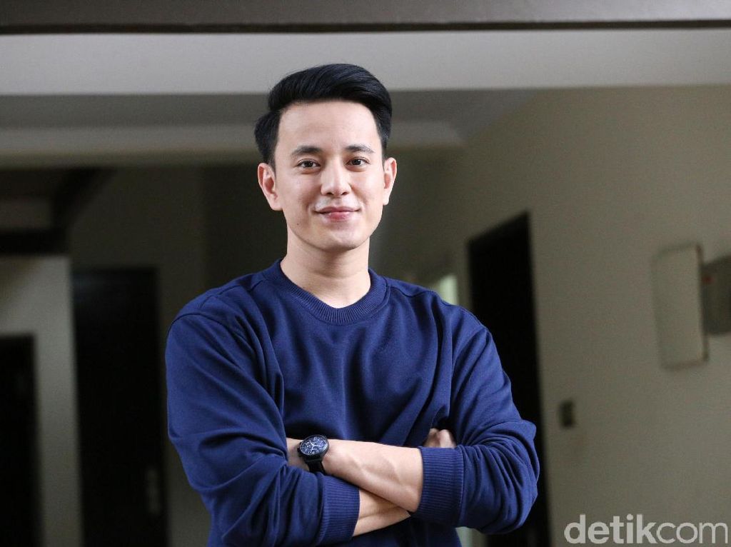 Terpesona Senyuman Billy Davidson Terpesona Senyuman Billy Davidson