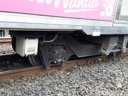 Kereta Anjlok Dievakuasi, Perjalanan KRL Jatinegara-Manggarai Normal