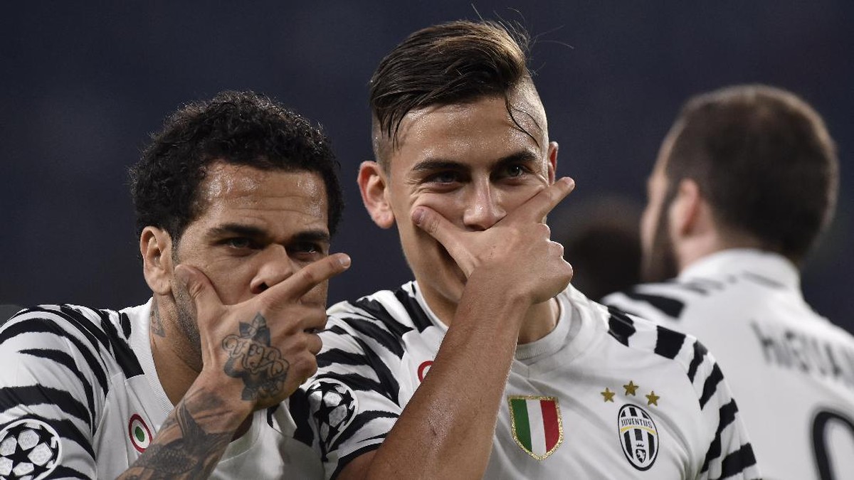 Paulo Dybala merayakan gol dengan cara yang khas. Foto: REUTERS/Giorgio Perottino