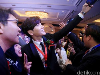 Saat Si Ganteng Leeteuk Jadi Rebutan