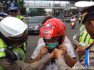 Mau Beli Helm? Perhatikan Hal ini