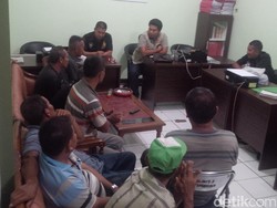 8 Orang yang Kerap Pungli Bongkar Muat di Purwakarta Ditangkap