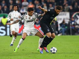 Dani Alves Berharap Tak Bertemu Barca