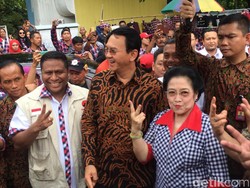 Tiba di Rumah Lembang, Ahok Bukakan Pintu Mobil untuk Megawati
