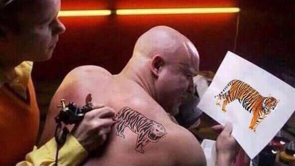 Meme Kocak Patung Macan Masih Bertebaran