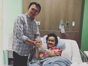 Jenguk Julia Perez, Ahok Bawa Box Putih