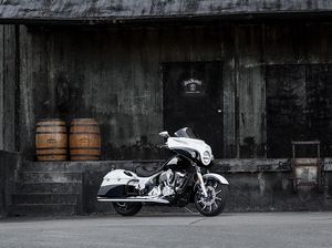 Kerennya Moge Kolaborasi Indian Motorcycles dan Jack Daniels Kerennya Moge Kolaborasi Indian Motorcycles dan Jack Daniels