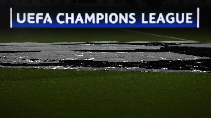 Liga Champions TURIN, ITALY - SEPTEMBER 14: UEFA Champions League logo at The Juventus Stadium during the UEFA Champions League Group H match between Juventus FC and Sevilla FC at Juventus Stadium on September 14, 2016 in Turin, Italy. (Photo by Valerio Pennicino/Getty Images)