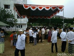 Persiapan Pemakaman KH Hasyim Muzadi, Tenda dan Kursi Disiapkan