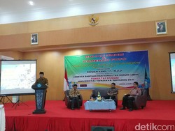 Ridwan Kamil Cerita Niat Maju Pilgub Jabar ke Mahasiswa Cirebon