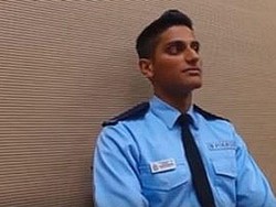 Mengapa Polisi Asal Pakistan ini Jadi Idola Warga Hong Kong?