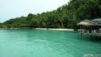 Foto-foto Pantai Sapokren di Raja Ampat yang Keren!