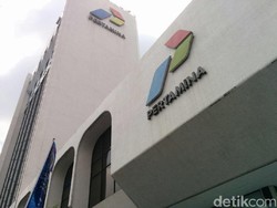 Pertamina Bereskan Rembesan Minyak di Perairan Balongan