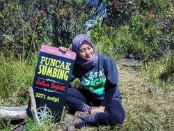 5 Tips Berpakaian Buat Hijabers Untuk Naik Gunung Stylish & Nyaman