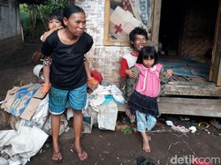 Keluarga di Kabupaten Bandung Ini Tinggal di Rumah Bilik Sisa Kebakaran