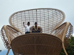 Diusung Perajin Rotan Jadi Cagub, Ridwan Kamil Duduki Kursi Raja