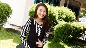 Happy Day! Senyum Marsha Risdasari Bikin Hari Makin Ceria