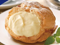 Slurrpp! Mau Cicip Minuman Rasa Cream Puff yang Manis Lembut?