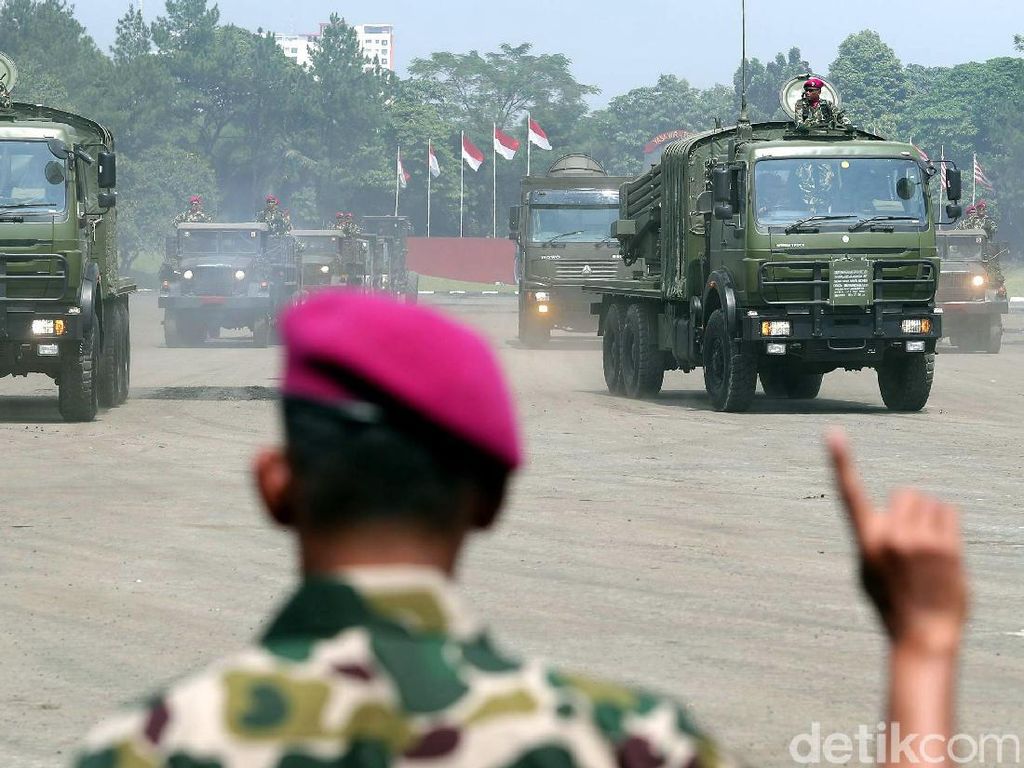 Catatan Kivlan Zen: Saat Demo 1998, Pam Swakarsa Sering Digebuki Marinir Catatan Kivlan Zen: Saat Demo 1998, Pam Swakarsa Sering Digebuki Marinir