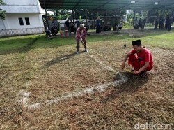 Cerita Hasyim Muzadi Pakai Kursi Roda Tunjuk Lokasi Makamnya