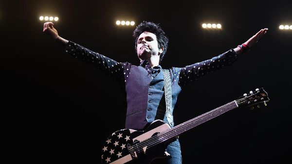 Penampilan Panas Green Day di Brooklyn