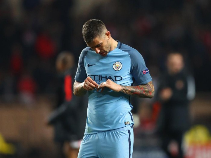 Guardiola Persilakan Kolarov ke AS Roma