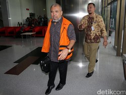 Kembali Diperiksa KPK, Patrialis: Semoga Kasusnya Segera Usai