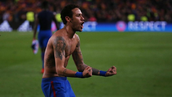 Ronaldinho: Neymar Sudah di Level Ronaldo dan Messi