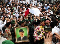 Kenang KH Hasyim Muzadi, Ketum PBNU: Saya Kagum dengan Beliau