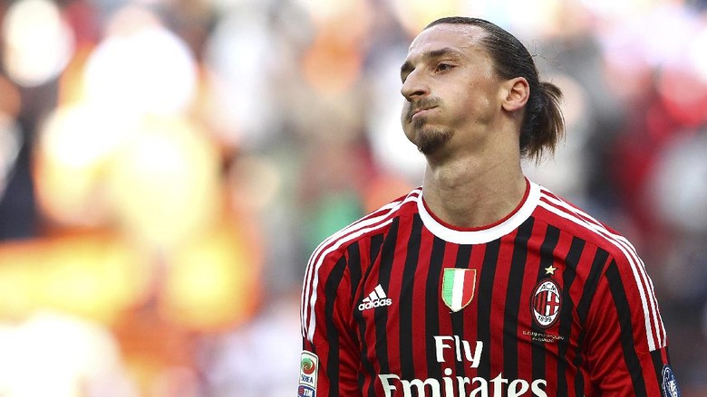 Ibrahimovic Dapat Lencana Scudetto yang Disobek dari Jersey Inter Ibrahimovic Dapat Lencana Scudetto yang Disobek dari Jersey Inter
