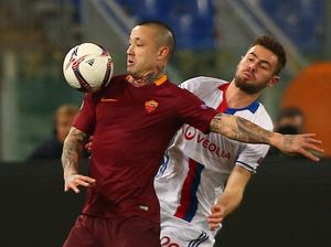 Nainggolan Dinilai Pantas Masuk Tim-Tim Terbaik