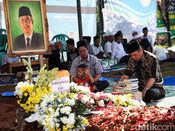 Nasihat Hasyim Muzadi tentang Haji: Hati Harus Dekat dengan Kakbah