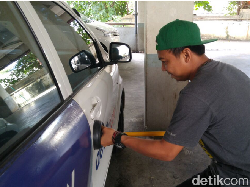 Penyedot WC Bisa Buka Pintu Mobil yang Terkunci? Nyatanya Tidak