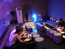 Di Lounge yang Cozy Ini Anda Bisa Melepas Penat dengan Beragam Cocktail