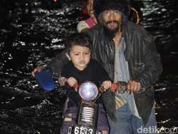 Banjir, Jalan Raya Kopo-Soreang Macet Panjang