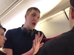 Kasihan, Traveler Ini Diusir Dari Pesawat Karena Terlalu Tinggi