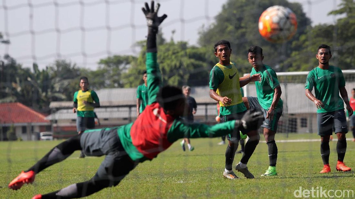 Ilustrasi latihan timnas U-22 (Foto: Grandyos Zafna)