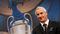Legenda Liverpool Ian Rush, yang didapuk sebagai duta final Liga Champions. Tim pertama yang disebut akan menjadi tuan rumah lebih dulu. Leg pertama akan digelar pada 11 dan 12 April dan leg kedua akan digelar pada 18 dan 19 April mendatang. REUTERS/Denis Balibouse.