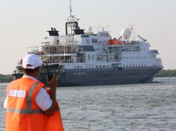 Kapal Pesiar MV Silver Discoverer Bawa Wisman ke Pelabuhan Belawan