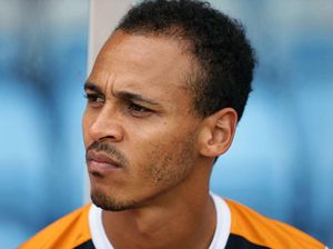 Persib Bantah Bajak Peter Odemwingie dari Madura United Persib Bantah Bajak Peter Odemwingie dari Madura United