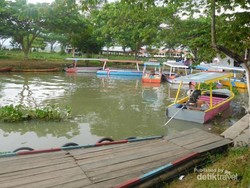 Yuk, Main ke Wisata Apung Ambarawa!