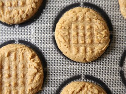 Yuk, Ajak si Kecil Bikin Peanut Butter Cookie yang Renyah Gurih Ini!