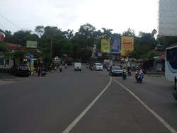 Truk Dilarang Masuk, Jalan Arteri Purwakarta Tak Macet Lagi