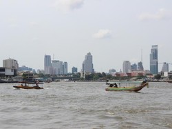 Asyiknya Menyusuri Sungai Chao Phraya di Bangkok