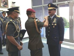 Brunei Beri KSAU Hadi Tjahjanto Lencana Juru Terbang Kehormatan